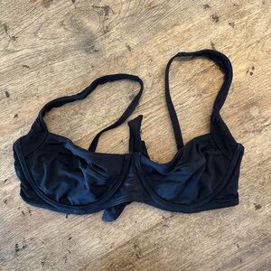 Monday swim bikini top